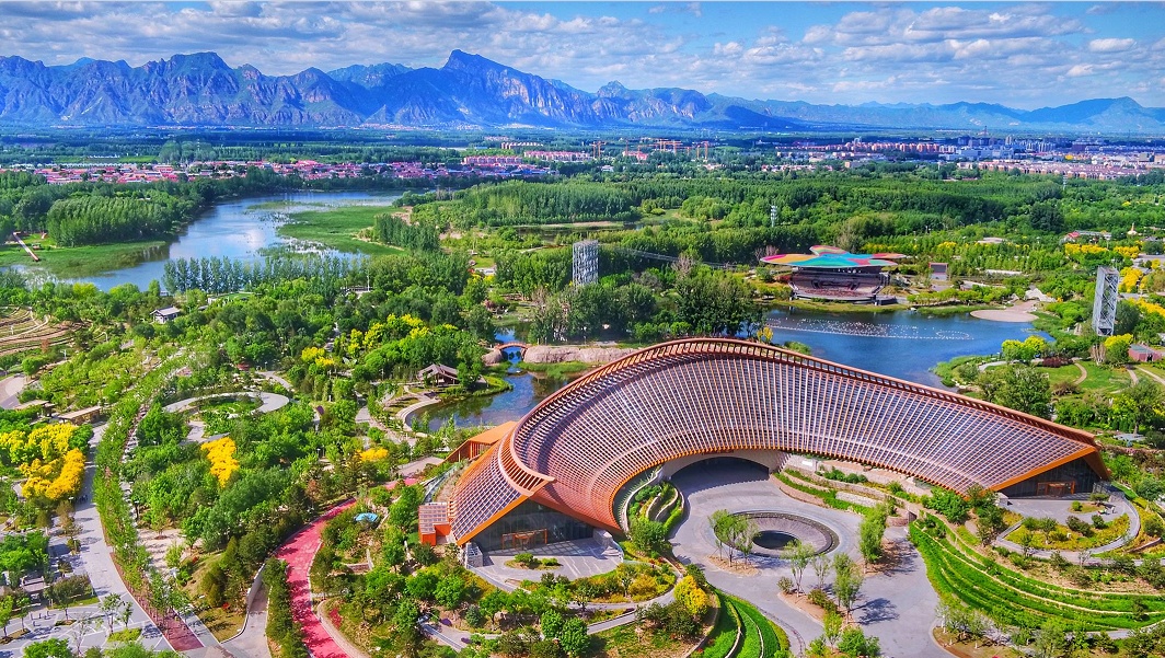 世园盛夏天圆地方 北京市冰上项目训练基地雪游龙&冬奥村雪游龙&冬奥