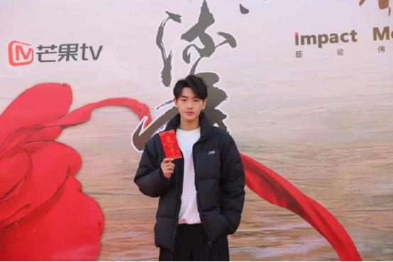 演员程宇峰 正在逐步演艺之路的多面少年-笑奇网