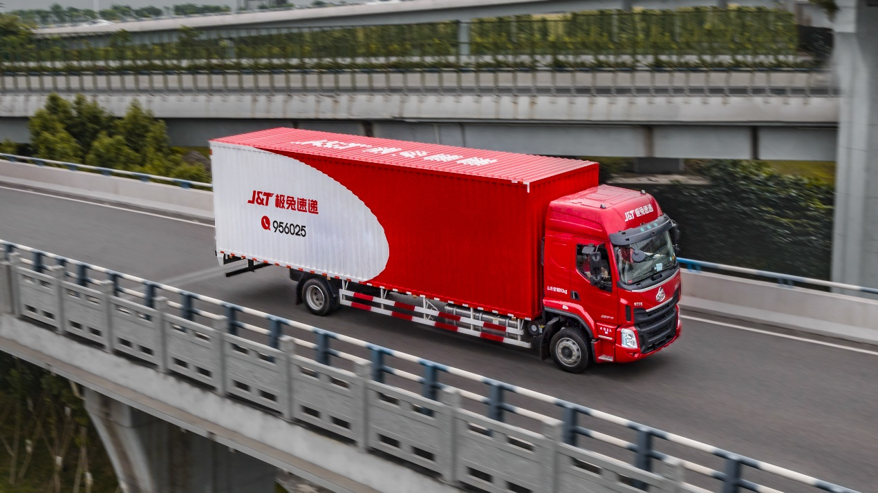 事实上,在国内快递行业,极兔的发展实属"另类".