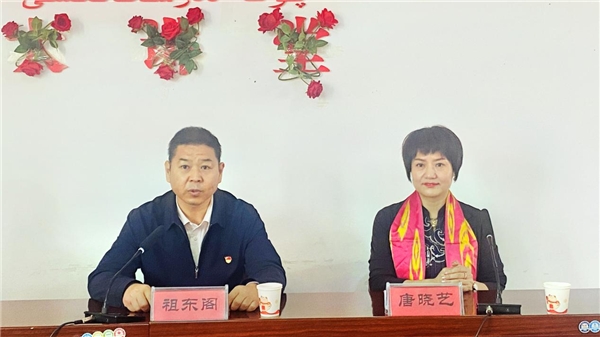 今日的捐赠仪式上,洛浦县委常委,副县长祖东阁先生发言:"无论是疫情