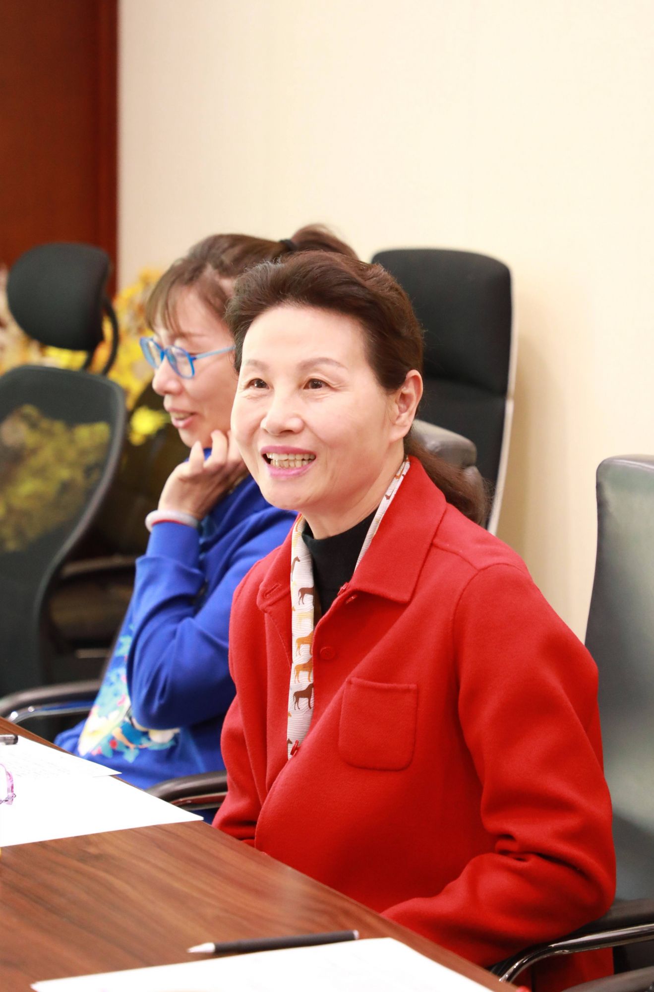 中国女企业家协会常务副会长兼秘书长李平与会员部副主任赵书毓.