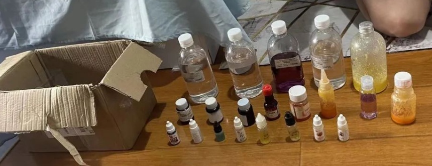 81克,烟油3254.6毫升和含合成大麻素电子烟4800余