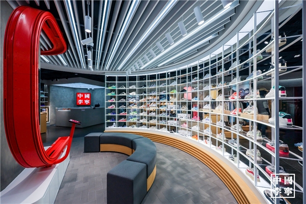 运动潮流新地标带来升级零售体验中国李宁城市定制店在北京揭幕