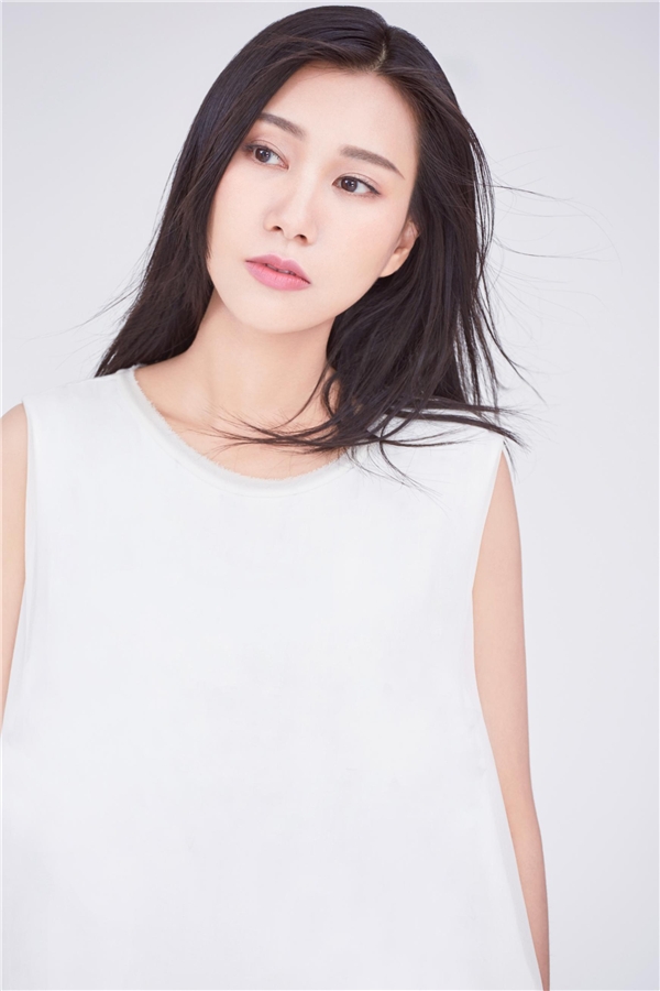 大地行为艺术家 国际沙画表演艺术家露莎