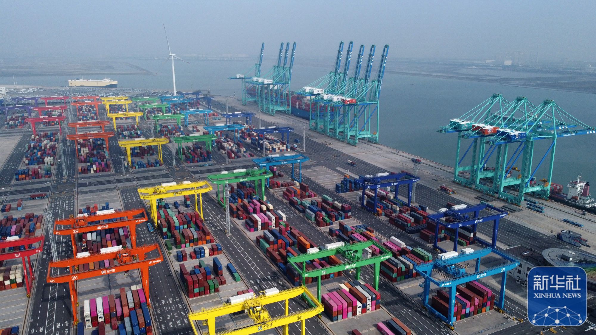 天津港智慧零碳码头吞吐量突破100万标准箱