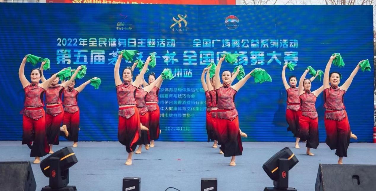 队伍,以优美的舞姿,轻盈的步伐,最具活力的表演方式,舞出新时代风采