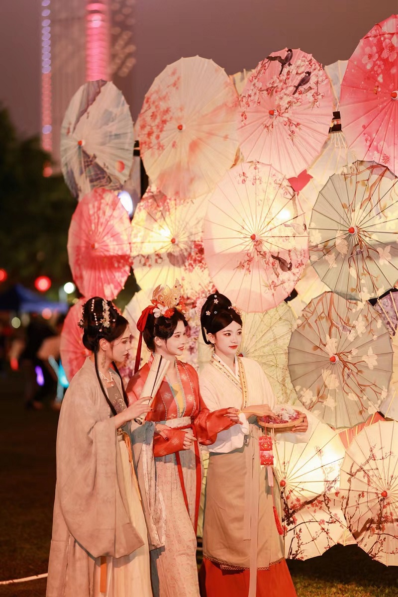 万绿园里领略东方古韵国风游戏带您宵口常开