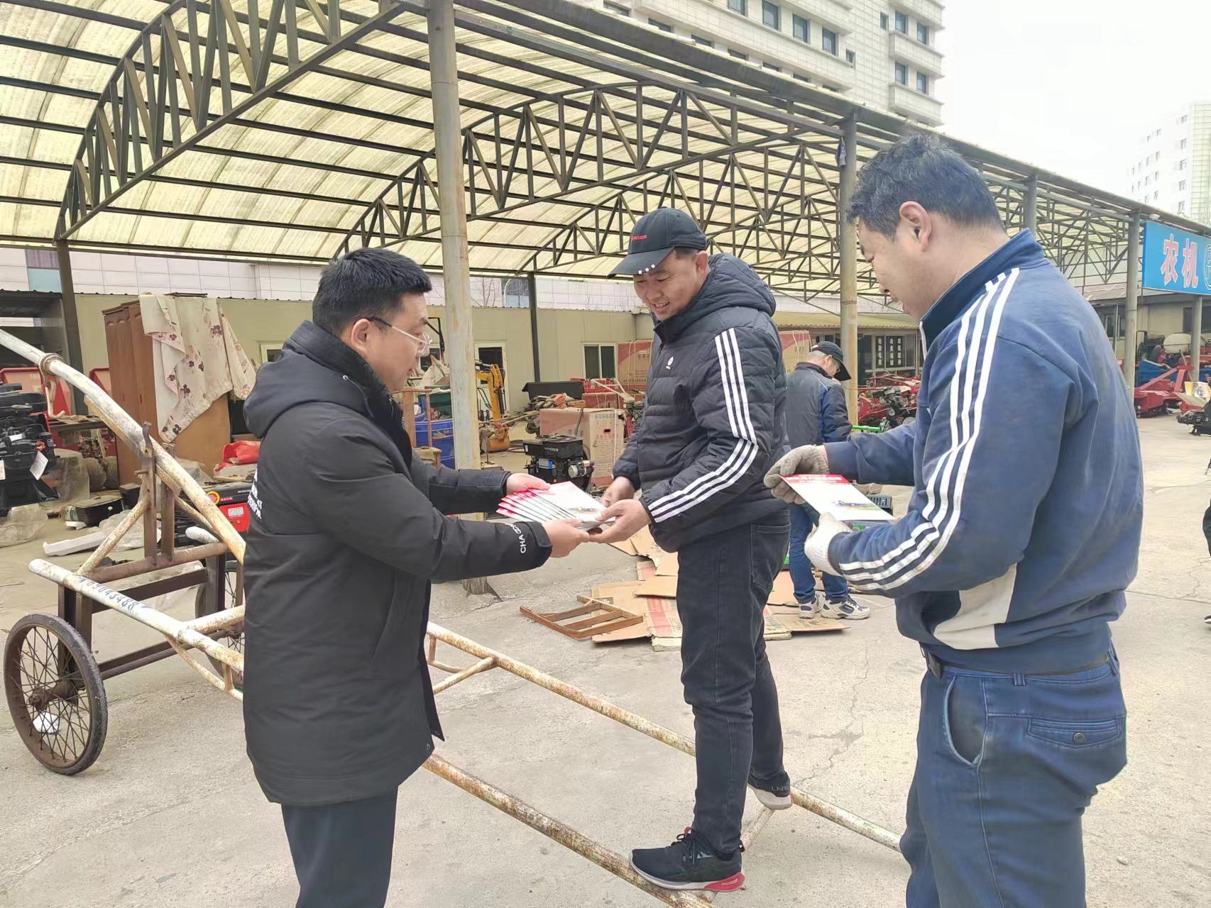 赴农机企业宣传315活动