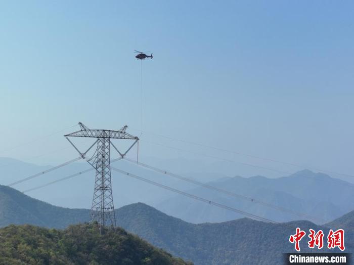 &ldquo;西电东送&rdquo;大动脉首次开展直升机年度检修