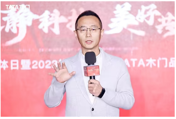 提到tata木门兰考生产厂内的免漆木门工艺,tata木门董事长纵瑞原满满