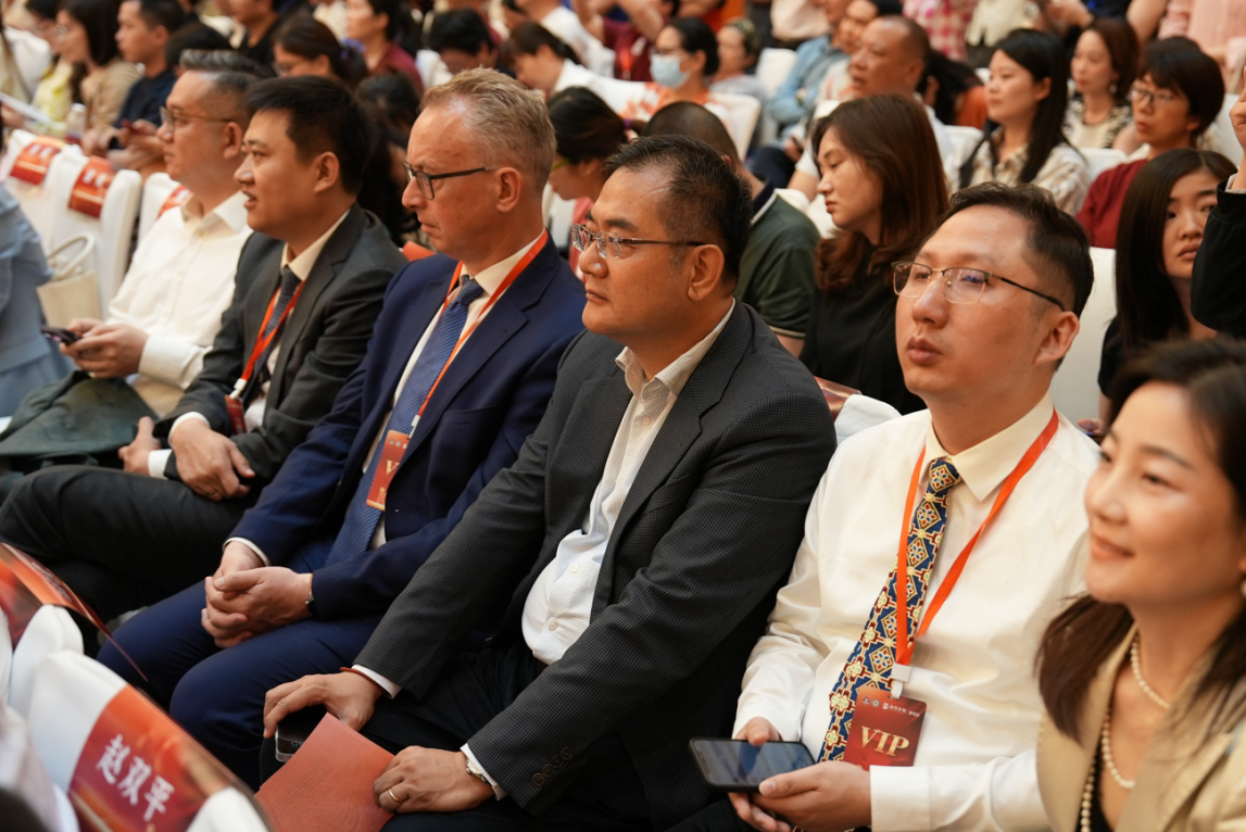 中国>正文花漱生物总经理刘洋表示,作为再生医学领域的破局者,花漱