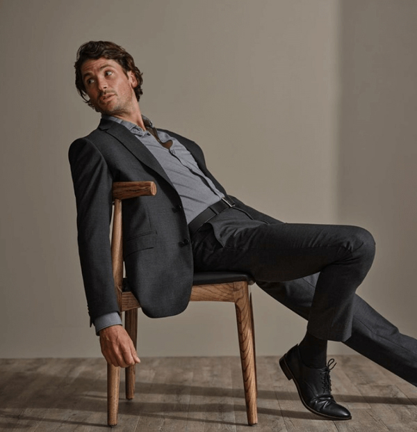 欧米茄的彩盘腕表让你跳出黑白灰