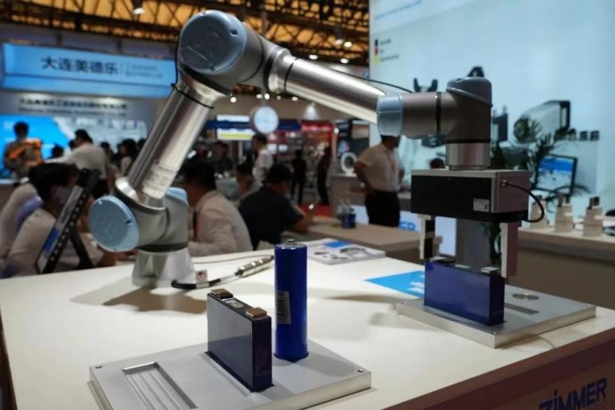 米乐 M6机器人在线云逛展回顾：揭秘AMTS汽车装备展新产品新技术(图5)