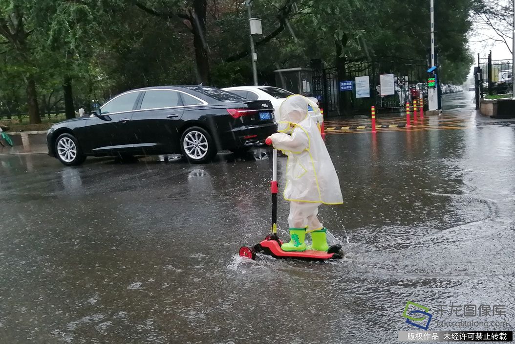 一期一画 | 暴雨红色预警下的北京-千龙网·中国首都网