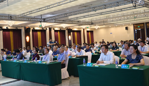 气象局气象干部培训学院科技史与文化研究室主任,正高级工程师陈正洪