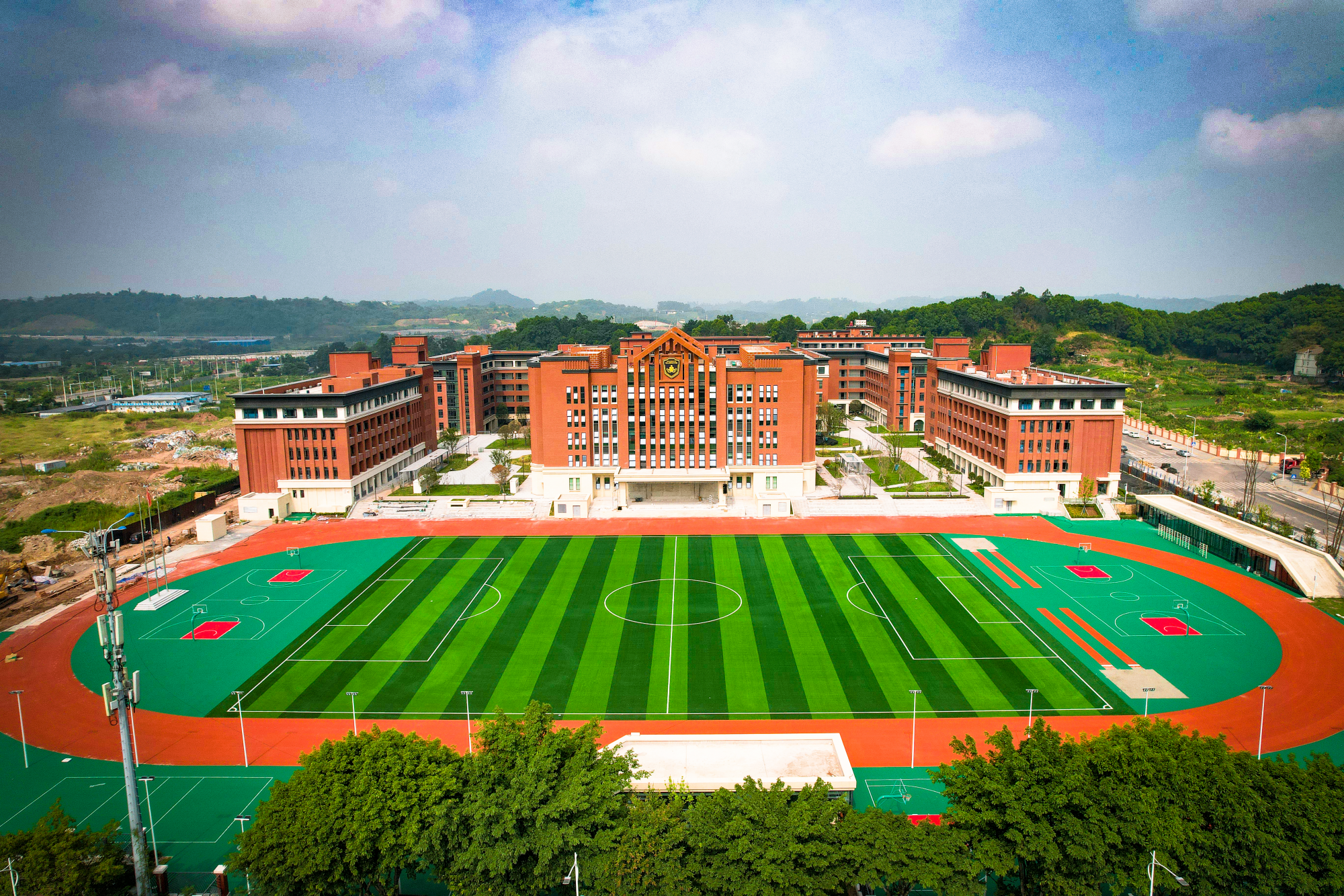 绿色智慧西部重庆科学城这所示范学校建成