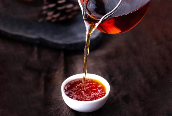 梧州六堡茶以"红,浓,陈,醇"四绝著称