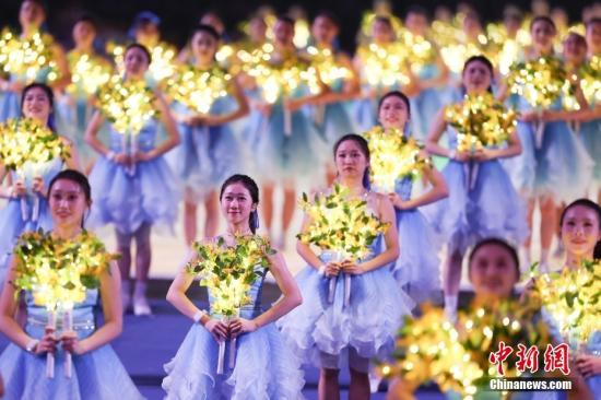 资料图:9月23日,杭州第19届亚运会开幕式在浙江杭州奥体中心体育场举行。<a target='_blank' href='/'>中新社</a>记者 盛佳鹏 摄 资料图:9月23日,杭州第19届亚运会开幕式在浙江杭州奥体中心体育场举行。<a target='_blank' href='/'>中新社</a>记者 盛佳鹏 摄