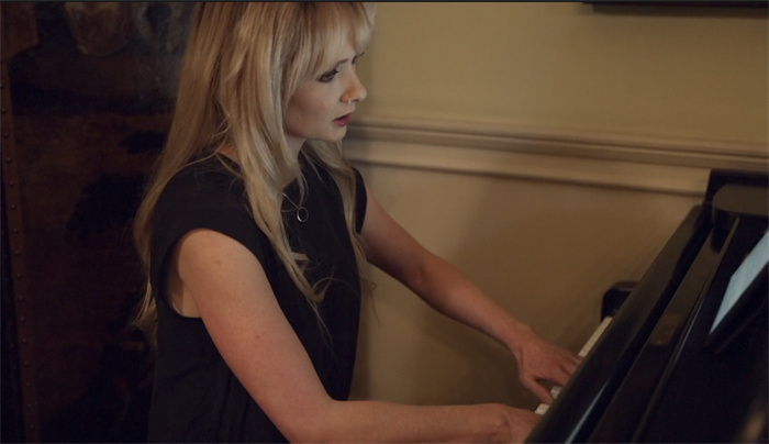 斯黛夫&middot;康纳演奏。潘耿摄