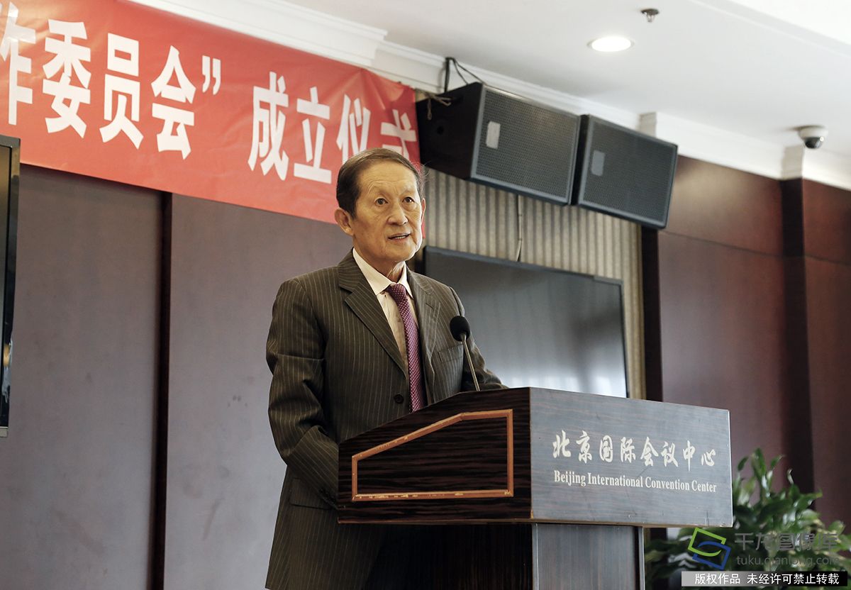 中华环保联合会主席孙晓华讲话