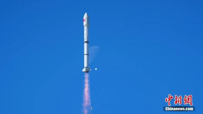 资料图：2023年12月4日，中国在酒泉卫星发射中心成功发射埃及二号卫星。援埃及二号卫星项目是中埃两国在共建&ldquo;一带一路&rdquo;倡议提出十年来，开展全方位务实合作结出的硕果。