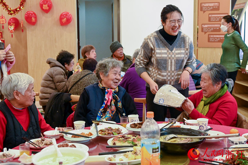 活动准备了抽奖环节。人民网记者 叶宾得摄