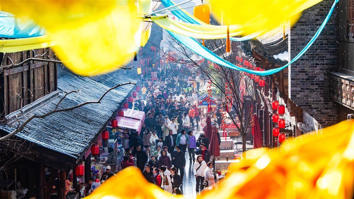 汉口里庙会热闹迎新春