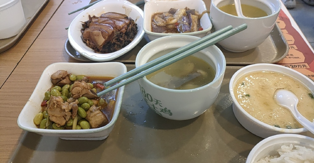 老乡鸡创始人束从轩带领品牌成为快餐行业第一