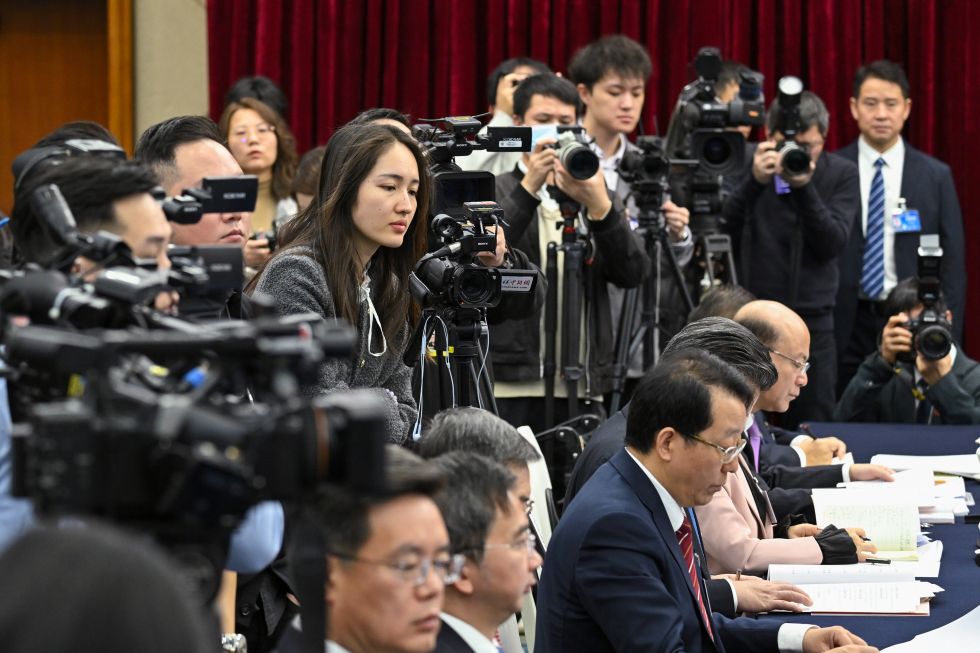 3月7日，十四届全国人大二次会议广东代表团举行开放团组会议。新华社记者 李鑫 摄