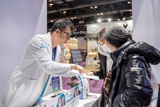 新瑞鹏亮相亚宠北京展携手旗下多个医院品牌助力科学养宠