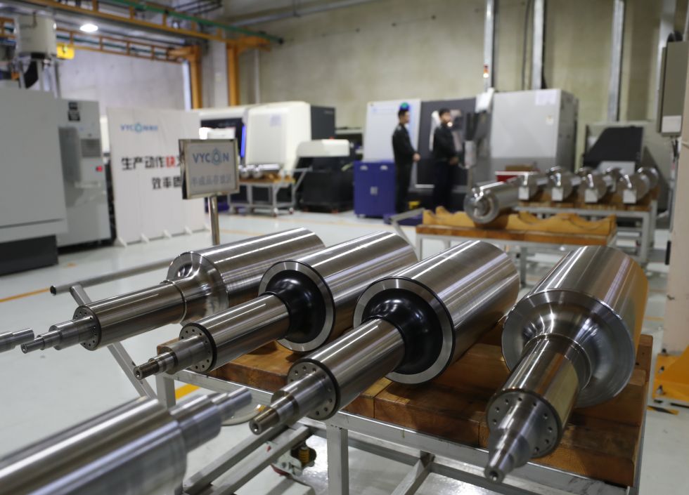在沈阳微控新能源技术有限公司车间拍摄的由航天级合金钢材制成的转子（2023年11月29日摄）。 新华社记者 杨青 摄