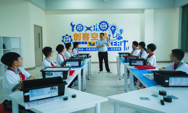 湖北十堰外国语学校:走特色办学道路 育全面发展人才