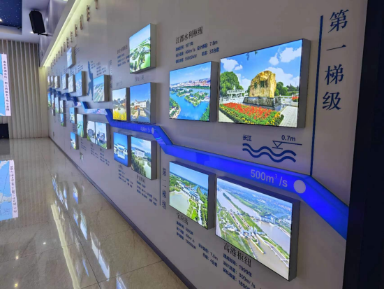 长江水跨越13级&ldquo;阶梯&rdquo;一路北上。人民网记者 黄钰摄