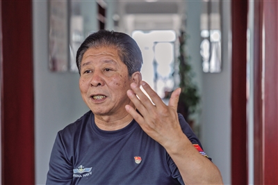 胡凤才，汉族，1996年8月入党，现任北京市门头沟区妙峰山镇水峪嘴村党支部书记、村委会主任，北京市第十五届人民代表大会代表。2011年被评为“北京市优秀共产党员”，2015年获“全国劳动模范和先进工作者”荣誉称号。 