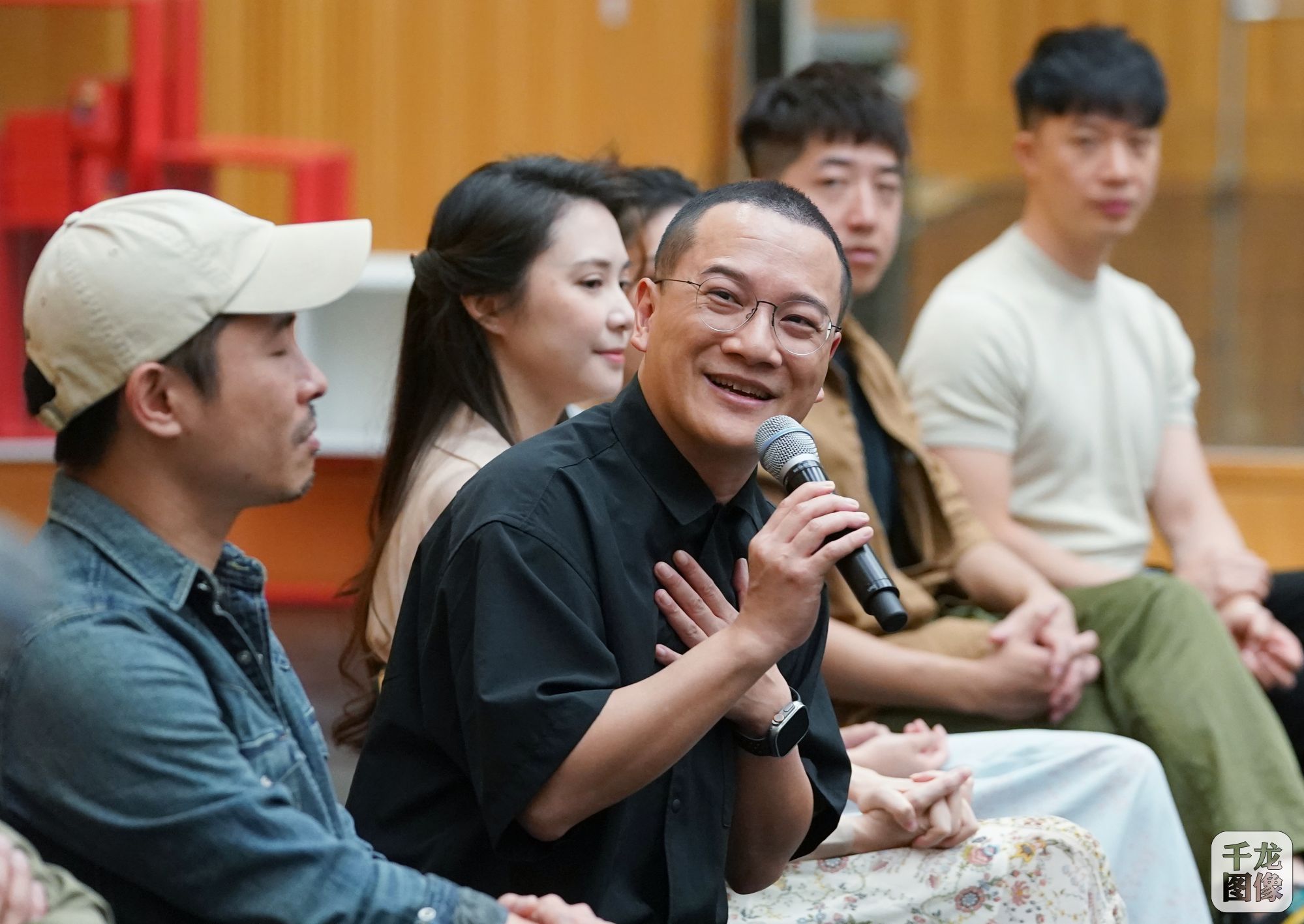 1 香港话剧团粤语话剧《小岛·馀香》联合导演 刘守正参会并分享导演心得