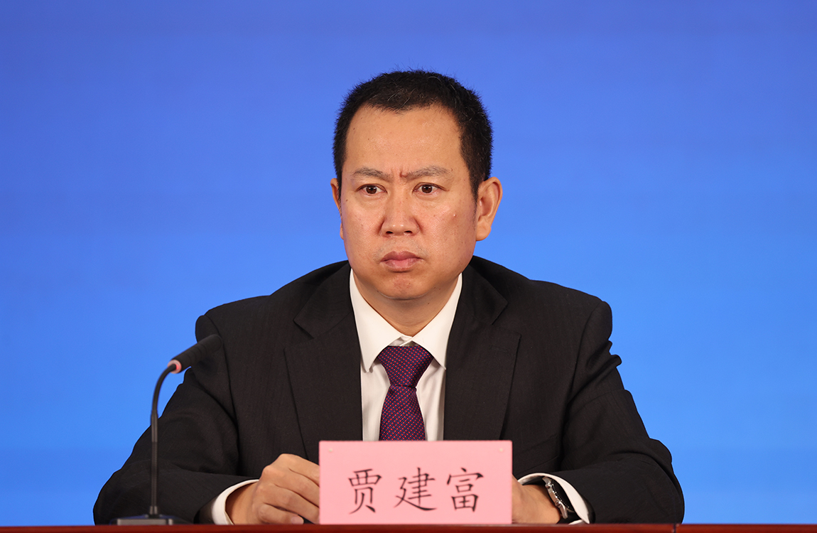 北京市海淀区政府党组成员、副区长 贾建富