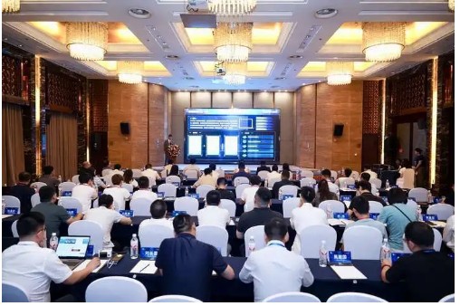 此次司库用户大会不仅是石化盈科对过往司库领域探索与努力的总结展示，更是对未来发展方向的引领展望。未来，石化盈科将继续秉承“助推两化深度融合，全面提升客户价值”的企业使命，以客户需求为导向，通过技术创新、管理创新和服务创新，推动司库管理的创新发展，为企业创造更大的价值。