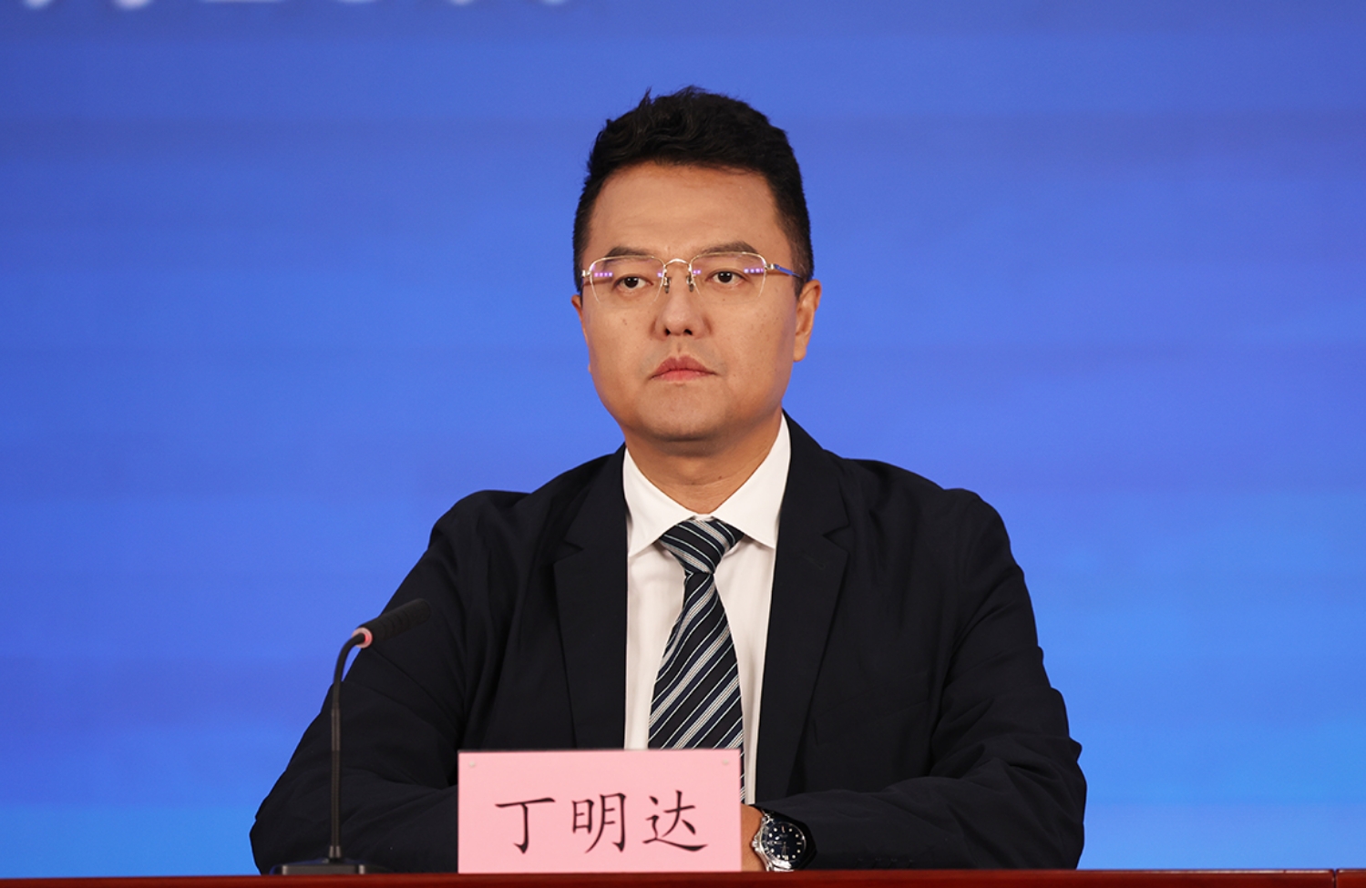 怀柔区委常委、副区长 丁明达