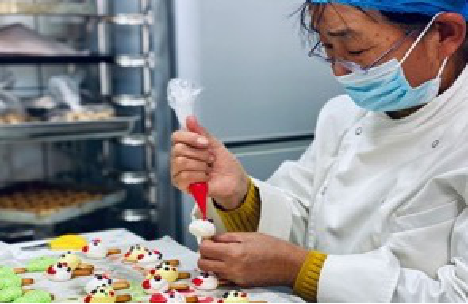 摊煎饼大婶变身高级烘焙师的西口研食社--金叵罗