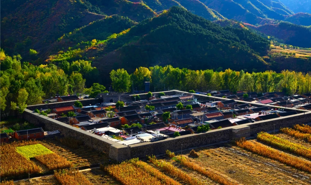 密云区新城子镇遥桥峪村2