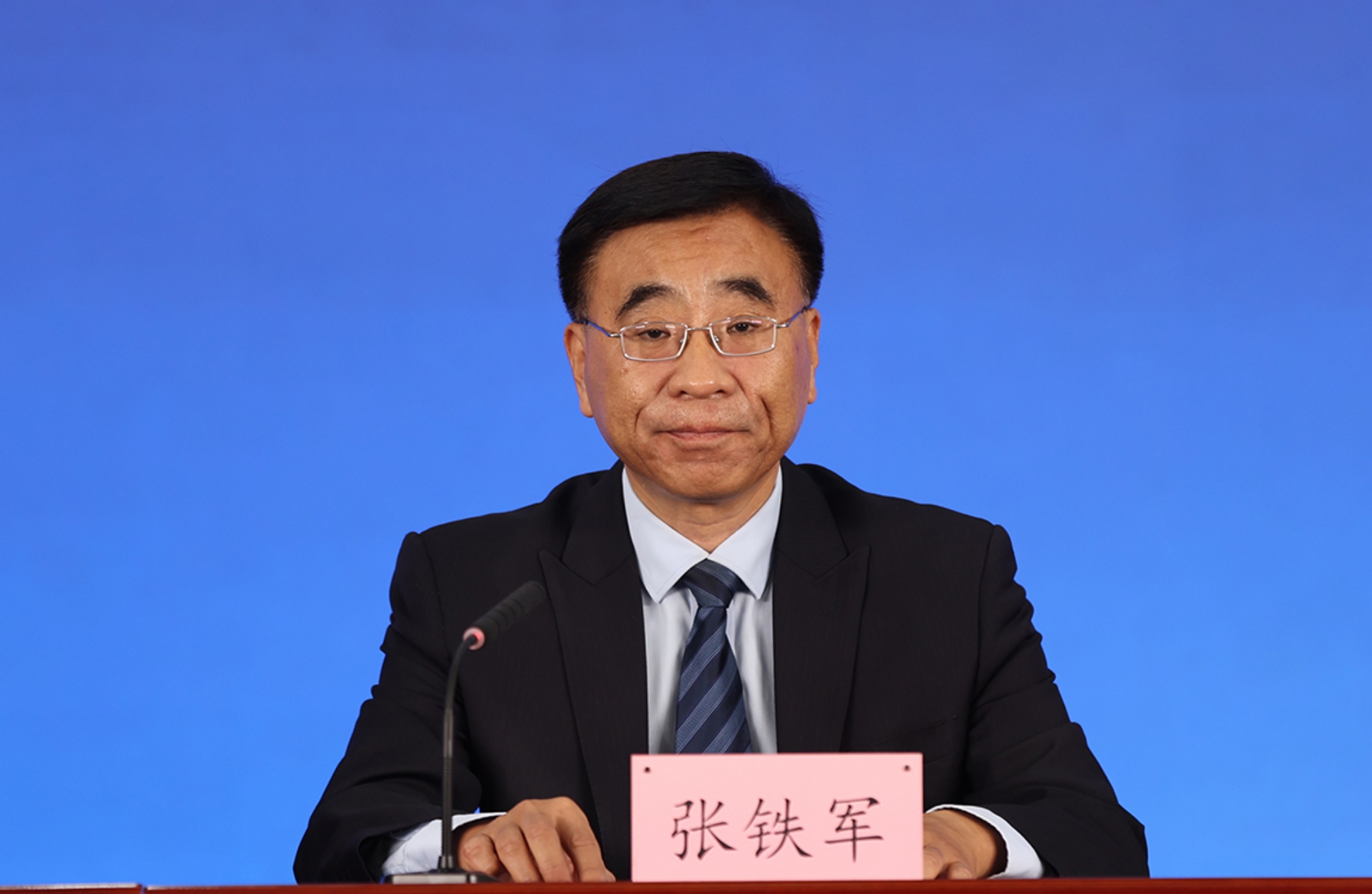 市统计局党组成员、市经济社会调查总队总队长 张铁军