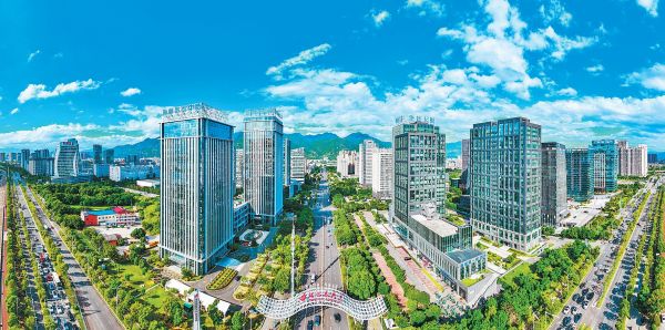 2024年，福州高新区首次进入中国园区高质量发展百强榜。福州日报记者 林双伟摄