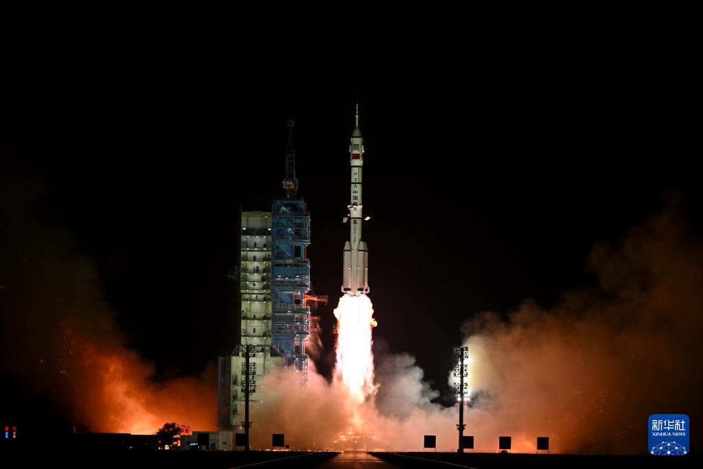 飞船与火箭成功分离,进入预定轨道,航天员乘组状态良好,发射取得圆满