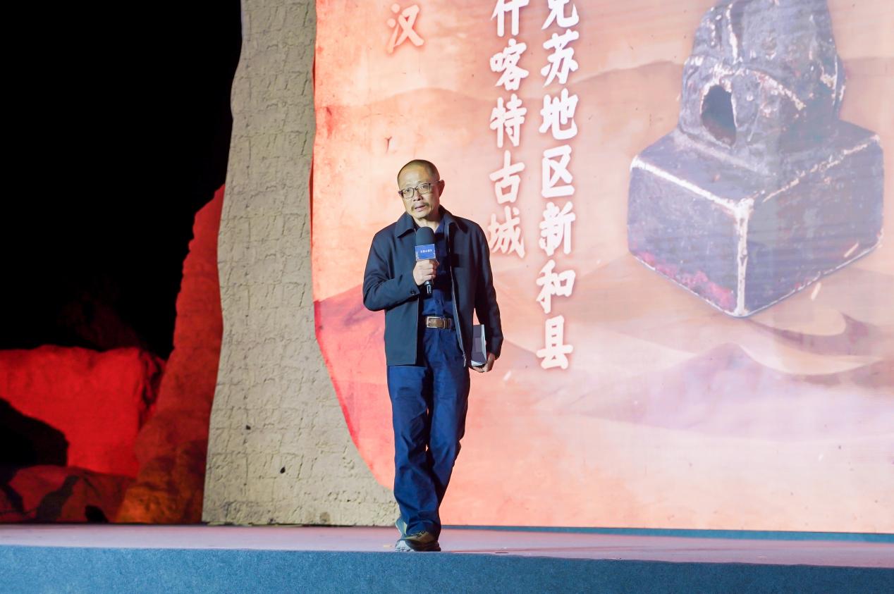 陈凌在&ldquo;何以中国&middot;五星出东方&rdquo;网络主题宣传活动现场演讲。人民视频供图