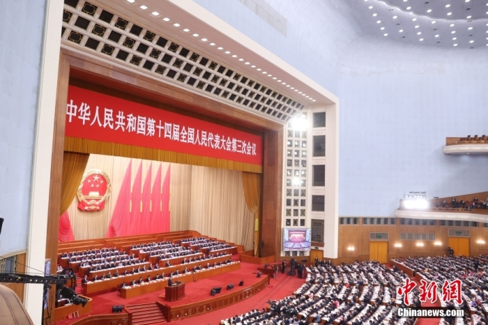 3月5日,十四届全国人大三次会议开幕会在北京人民大会堂举行。<a target='_blank' href='/'>中新社</a>记者 蒋启明 摄 3月5日,十四届全国人大三次会议开幕会在北京人民大会堂举行。<a target='_blank' href='/'>中新社</a>记者 蒋启明 摄