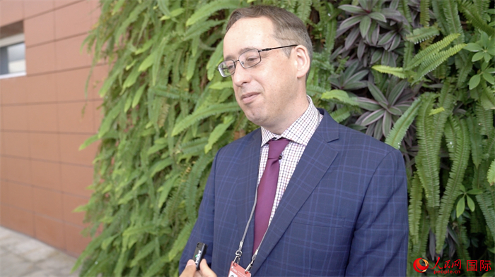 BI挪威商学院战略学教授卡尔&middot;费接受人民网专访。人民网 王禹蘅摄