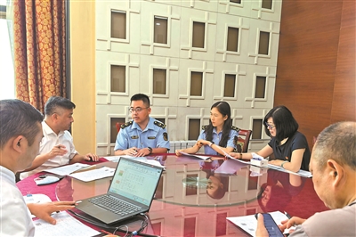 近日，北京市石景山区市场监管局为两家集体用餐配送企业“把脉开方”，成功助力其完成升级改造，为区域集体用餐服务行业高质量发展注入新动能。