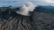 印尼杜科诺火山喷发