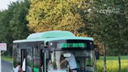 扁担公交护航菜篮子