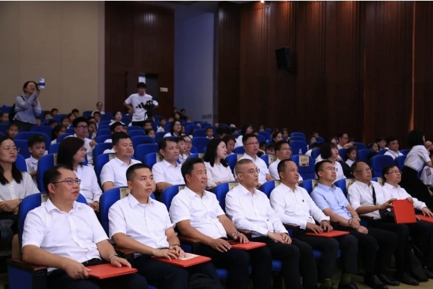 https://img2.danews.cc/upload/images/20250920/4b0f14762ef0ba2273bd142ce181fcec.png